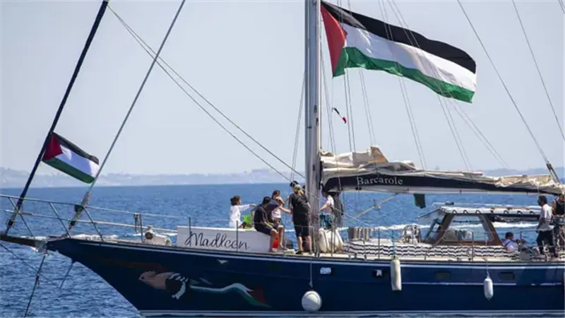 إسبانيا تستدعى القائم بأعمال سفارة إسرائيل فى مدريد بسبب السفينة مادلين
