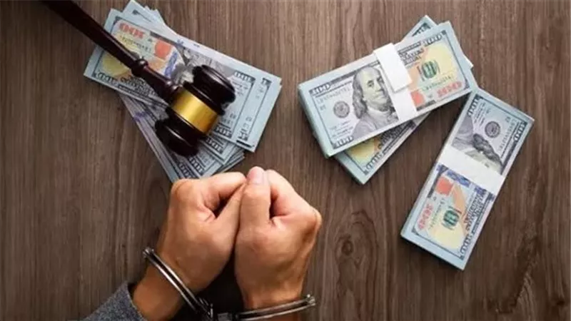 ضبط قضايا اتجار غير مشروع بالعملة.. 8 ملايين جنيه في 24 ساعة
