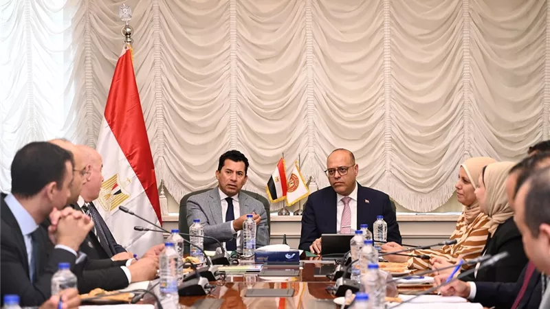 تحويل مراكز الشباب إلى منصات تدريب.. تفاصيل لقاء وزيرا العمل والرياضة