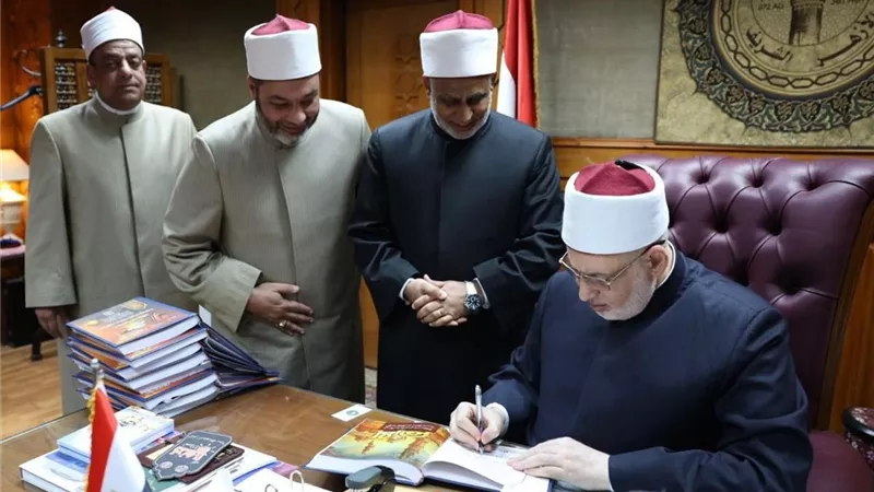 وكيل الأزهر يعتمد نتائج الدور الأول للشهادتين الابتدائية والإعدادية