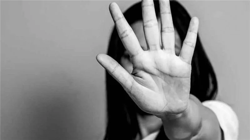 شاب يعتدي على فتاة وأسرتها في المرج بعد التحرش بها.. والنيابة تحقق