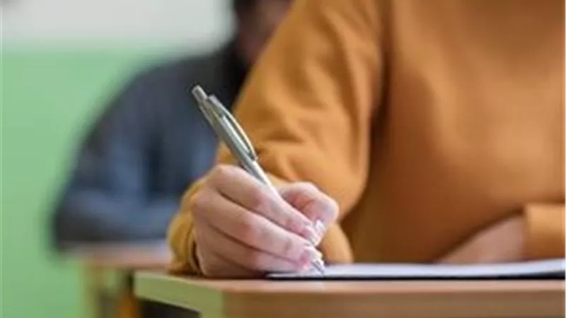 المديريات التعليمية تشدد على متابعة حضور الطلاب لأداء امتحان الشهر