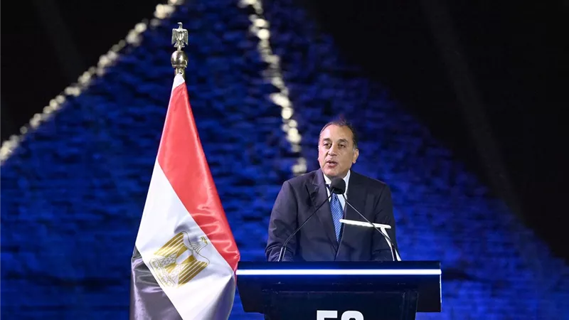 رئيس الوزراء: الدولة بقيادة الرئيس السيسي وضعت رؤية استراتيجيةً واضحة لبناء مصر الرقمية
