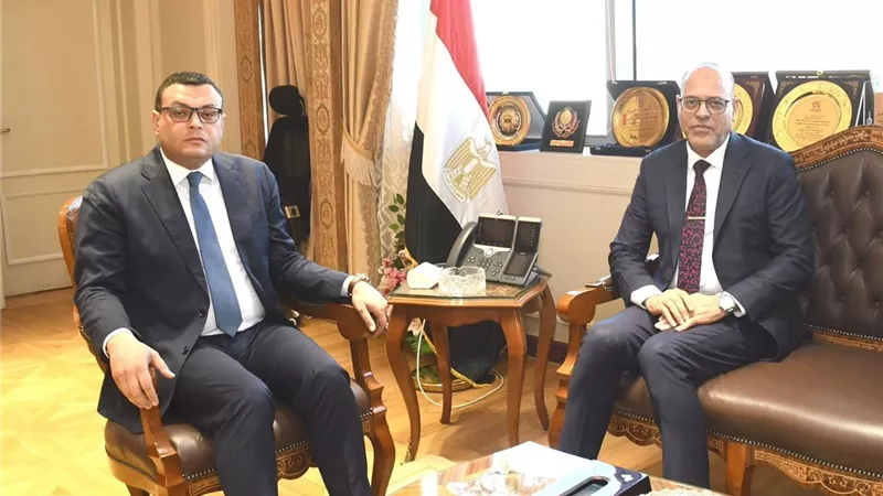  وزيرا الإسكان والعمل يبحثان التعاون المشترك في مجال تدريب العمالة