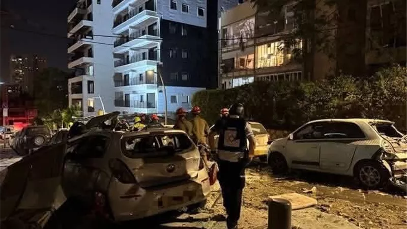 وزارة الدفاع الإسرائيلية تتعرض للقصف.. وأنباء عن إصابة افيخاي أدرعي 