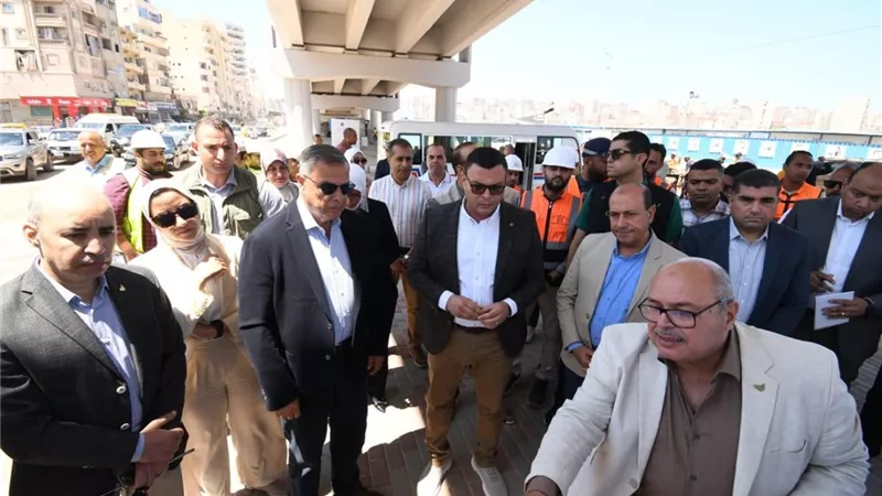 وزير الإسكان ومحافظ الإسكندرية يتفقدان مشروع كوبري 45 لربط السادات بالطريق الدولي