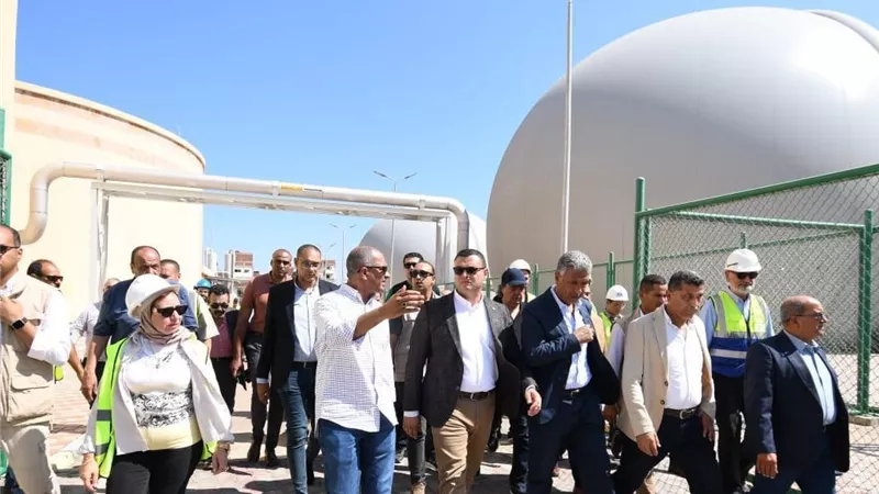 وزير الإسكان يتفقد محطة التنقية الشرقية لمعالجة الصرف الصحي بمحافظة الإسكندرية
