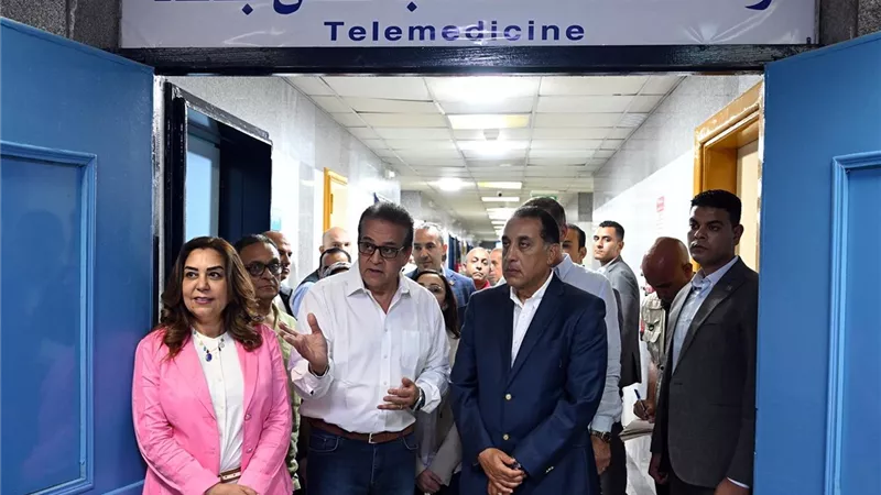 رئيس الوزراء يتفقد مستشفى وادي النطرون التخصصي