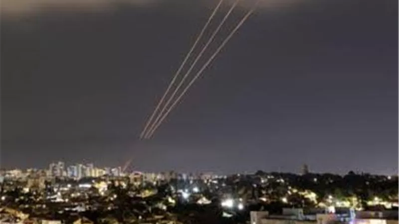 وكالة مهر الإيرانية: استهداف مصفاة نفط حيفا بهجوم صاروخي إيراني