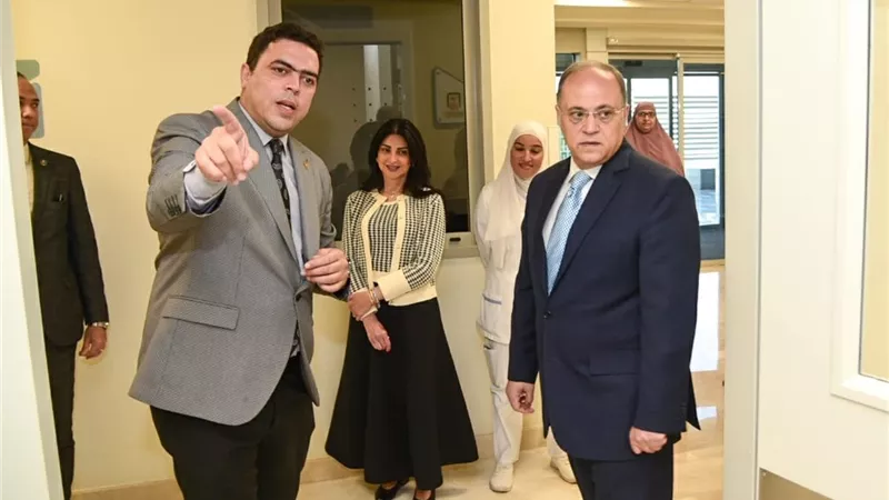 رئيس هيئة الدواء يتفقد مستشفى أهل مصر لعلاج الحروق