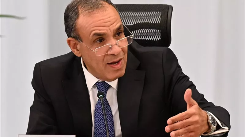 وزير الخارجية يبحث هاتفيا مع رئيس الوزراء الفلسطيني تطورات الأوضاع في غزة