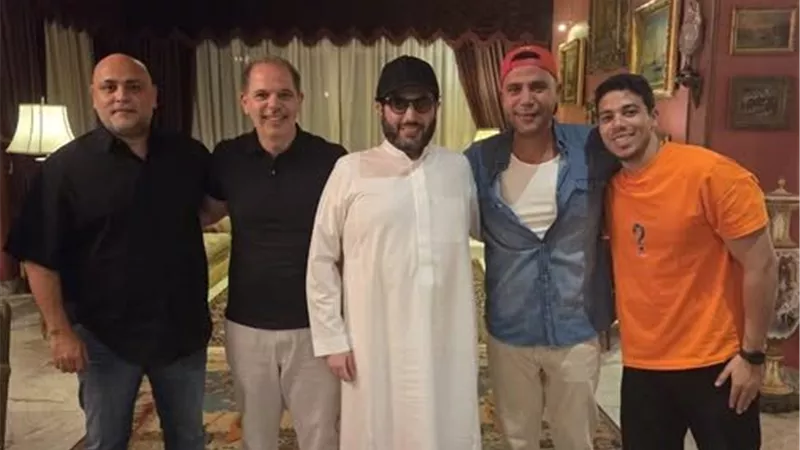 بيتابع الأهلي في كأس العالم.. تركي آل الشيخ يكشف تفاصيل زيارته للزعيم عادل إمام 