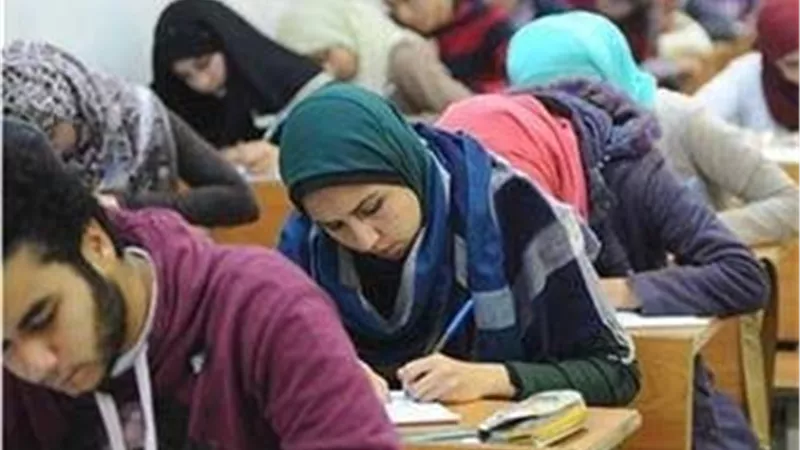 محافظ القاهرة يتفقد لجان الثانوية العامة قبل دخول الطلاب لإمتحان اللغة العربية