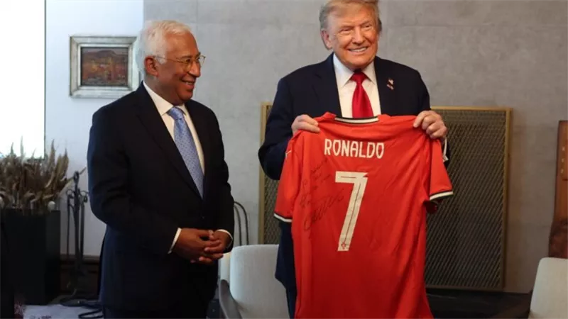رونالدو يوجّه 