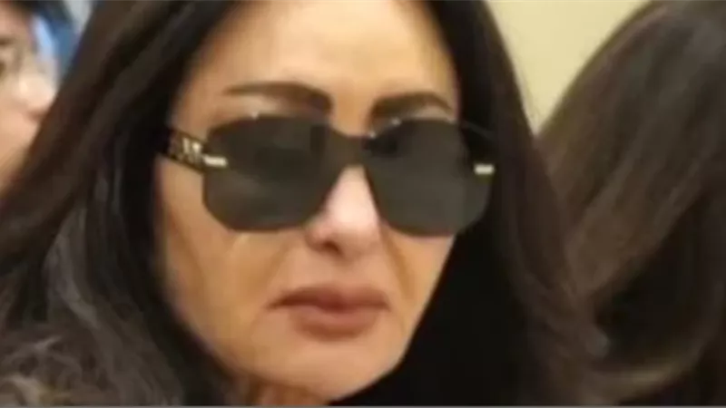 بعد وفاة شقيقها نور الدين.. لطيفة تؤجل طرح ألبومها الجديد