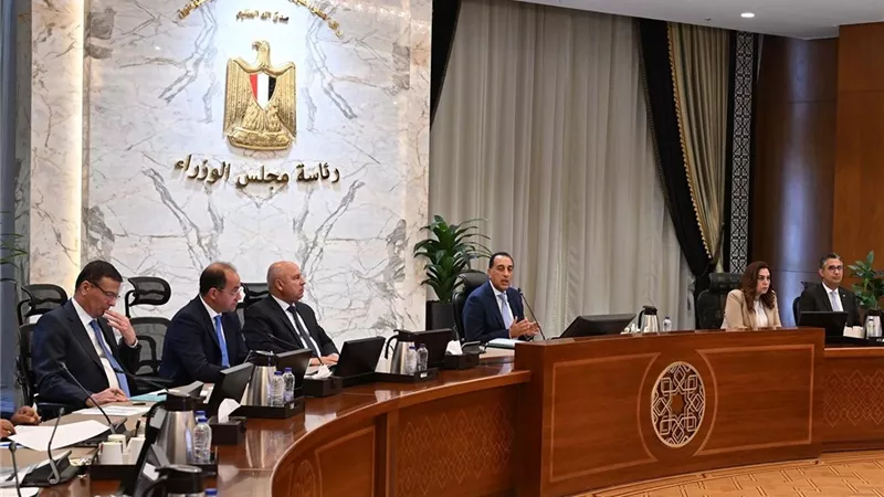 رئيس الوزراء: الجهاز المصرفي يوفر أية اعتمادات مالية من العملة الأجنبية المطلوبة لاستيراد السلع اللازمة