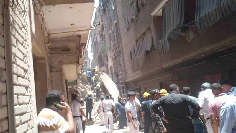 أول تحرك من محافظ القاهرة في واقعة انهيار عقارين بحدائق القبة