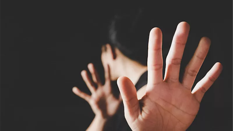 بعد واقعة طبيبة الدقي.. عقوبات مشددة تنتظر المتهمين بالتحرش وفقًا للقانون