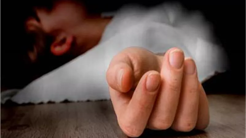 شعرت بالعجز.. أم تنهي حياة أطفالها الثلاثة خنقًا في الشروق بسبب ضائقة مالية