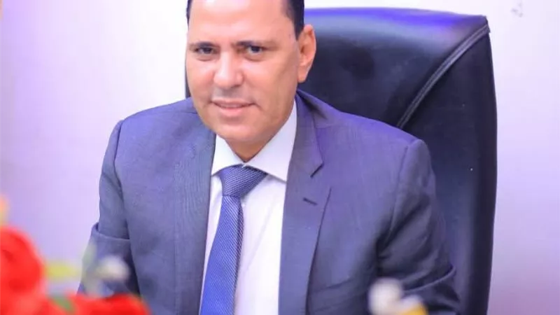 أمين 