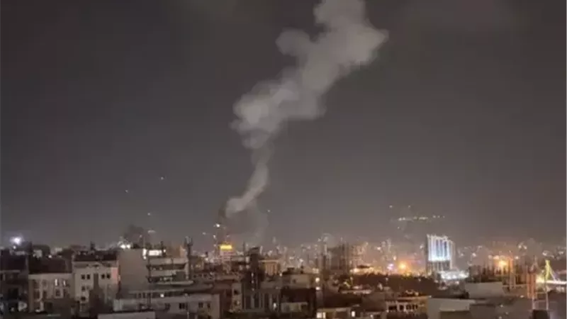 الحكومة اليمنية تشيد بإجراءات التحالف وتثمّن الدور التاريخي للسعودية وتحمّل الانتقالي مسؤولية التصعيد العسكري