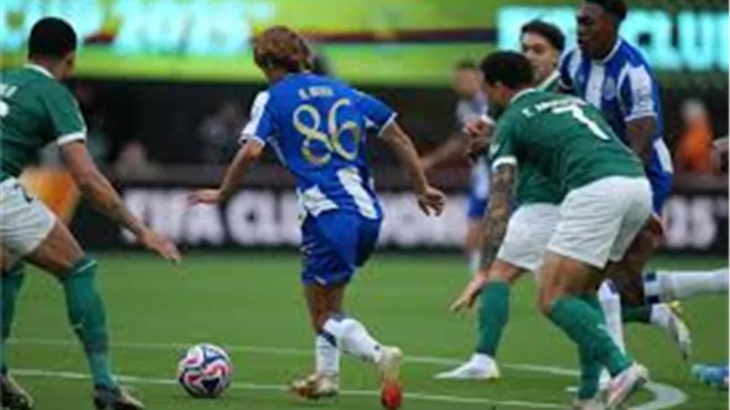 بورتو يمنح الأهلي هدية ثمينة قبل مواجهة بالميراس الخميس المقبل