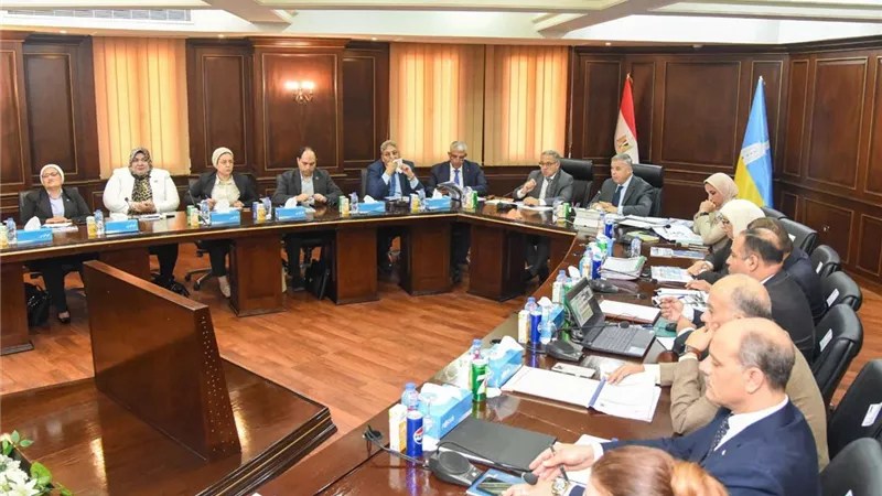 لقاء بين محافظ الإسكندرية ووفد محلية النواب لمناقشة ملفات متعلقة بمشروعات تنموية وخدمية 