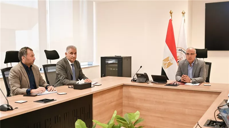 وزير الري يعلن إطلاق منظومة إلكترونية لتراخيص المياه الجوفية