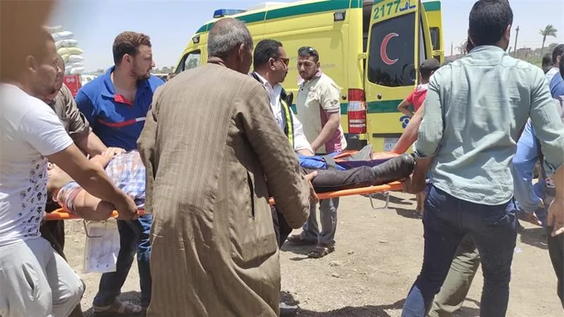 5 راحوا في لحظة واحدة.. تفاصيل وفاة أسرة في حادث تصادم بصحراوي المنيا