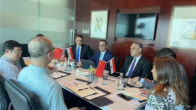 مصر تجذب 40 مليون دولار استثمارات صينية جديدة في الملابس والنسيج