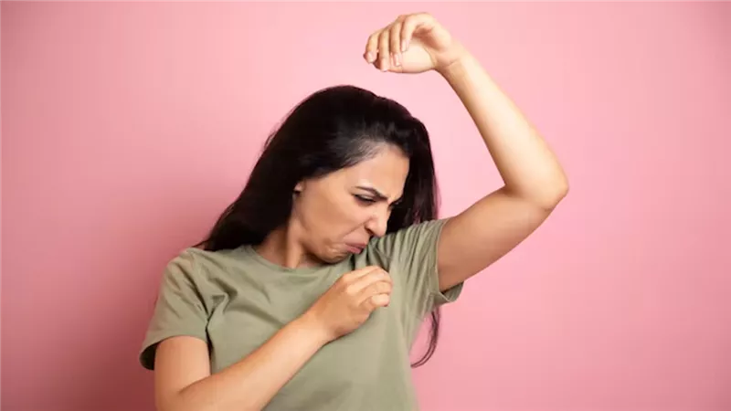 أخطاء شائعة تتسبب في رائحة كريهة للجسم..أهم النصائح الفعالة للتخلص منها