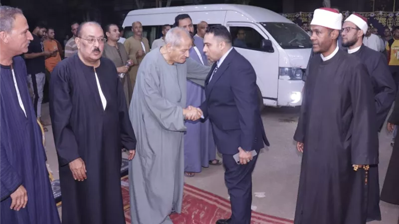 وفد من وزارة الاوقاف يقدم واجب العزاء في شهيدات حادث الطريق الاقليمي بالمنوفيه