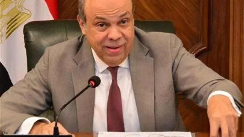 وزير الطيران: رجال المراقبة الجوية المصرية أظهروا معدنًا أصيلًا وكفاءة مشرفة