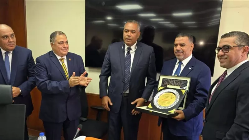 تقديراً لمساهماته في دعم النزاعات القضائية المصرفية.. اتحاد بنوك مصر يكرّم القطاع القانوني بـ 