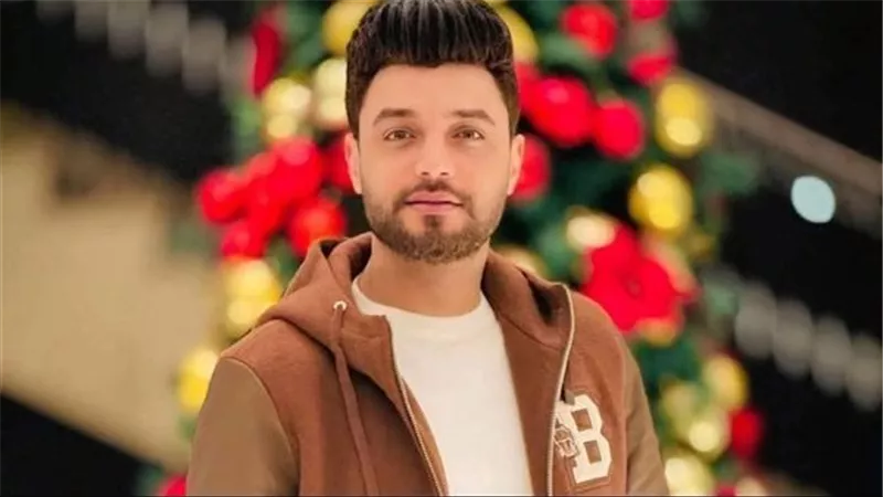 تأخر دفن المطرب أحمد عامر يُربك جنازته بسمنود.. والفنانون يودّعونه بالدموع