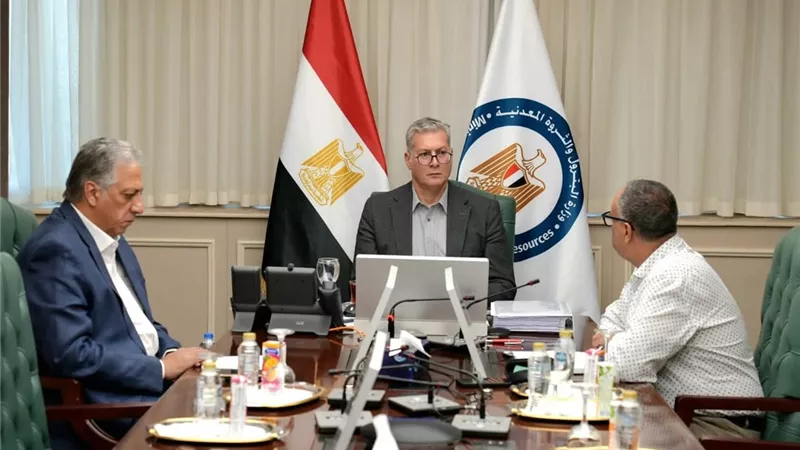 تشكيل لجنة متخصصة للتحقيق في ملابسات حادث البارج البحري «أدمارين 12»