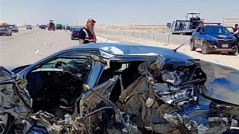 حادث مأساوي على طريق العلمين ينهي حياة أسرة بأكملها بسبب السرعة الزائدة