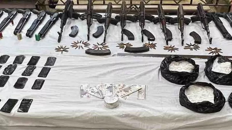 مصرع 4 عناصر خطرة وضبط مخدرات بـ15 مليون جنيه في حملة أمنية بأسيوط