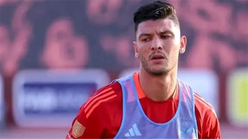 كالمار السويدي يفاجئ أشرف داري بهذا القرار