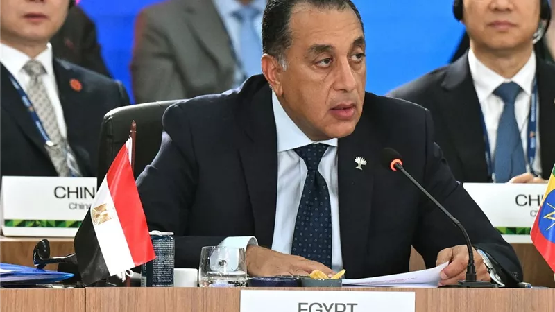 مدبولي يلتقي رئيس أوروجواي بقمة بريكس ويبحث التعاون في الإنشاءات والطاقة والزراعة