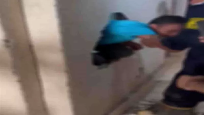 بثقب في الحائط.. إنقاذ مواطن محتجز داخل مصعد بالمقطم دون إصابات