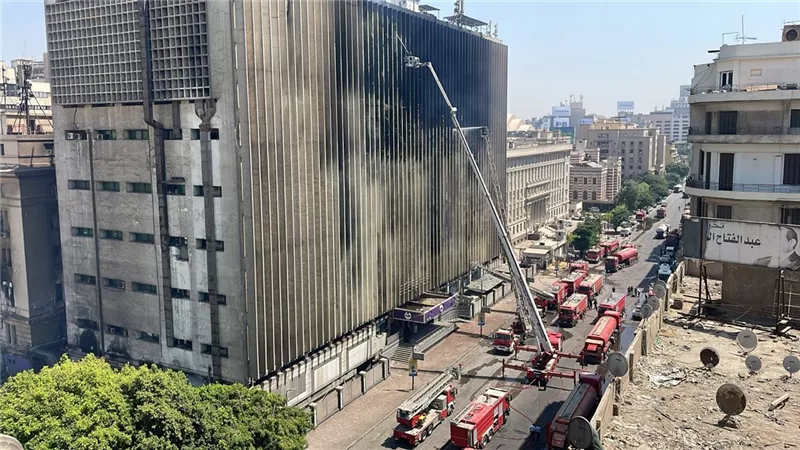النيابة تحقق في حريق سنترال رمسيس وتنتظر فحص الموقع من الداخل