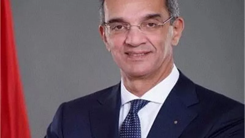 القبض على لص اقتحم فيلا وزير الاتصالات وسرق شمعدانًا فضيًا