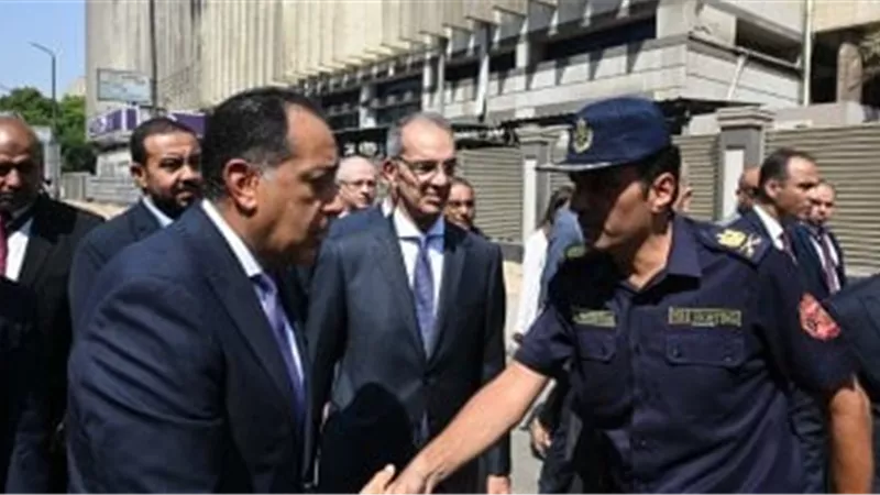 مدبولي يتفقد سنترال رمسيس ويُتابع جهود استعادة خدمات الاتصالات بعد الحريق