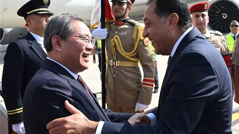 زيارة لي تشيانغ إلى مصر.. ترسيخ للشراكة مع الصين وصفقات ضخمة في الانتظار  