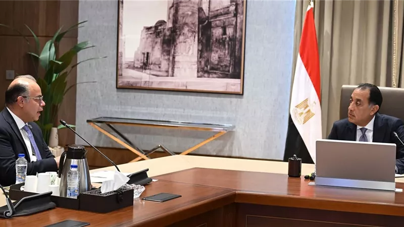 رئيس الوزراء يلتقي رئيس الرقابة المالية لاستعراض  ملفات عمل الهيئة 