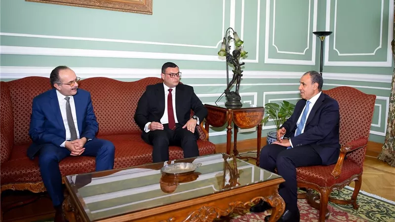 وزير الخارجية والهجرة يستقبل وزير الإسكان والمرافق والمجتمعات العمرانية