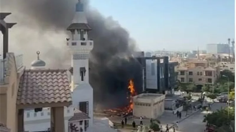 اندلاع حريق داخل دبي مول المرحلة الثانية بالشيخ زايد