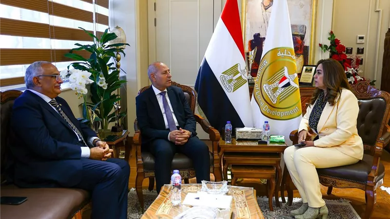 اجتماع تنسيقي لتطوير شوارع مصر الجديدة وإعادة الانضباط لمناطق الكافيهات