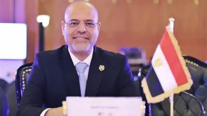وزير العمل : القانون الجديد قضى على استمارة 6 سيئة السمعة